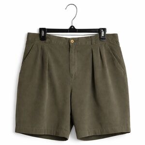 Tommy Bahama Vintage Men's Size 34 Army Green Relaxed Fit Pleated Front Shorts